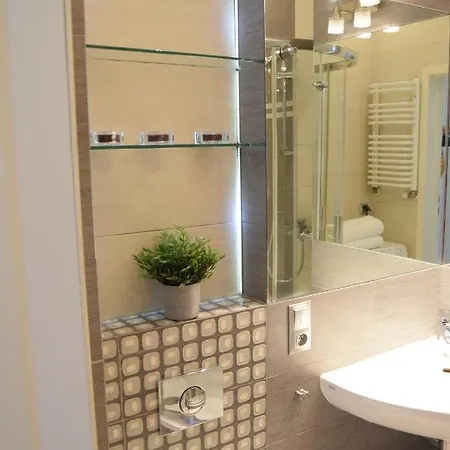 Be My Guest - Krucza Elegant - Rondo De Gaulle'a Center Of Metro Wi-fi Breakfast Apartamento