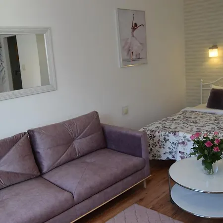 Be My Guest - Krucza Elegant - Rondo De Gaulle'a Center Of Metro Wi-fi Breakfast *