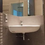 Be My Guest - Krucza Elegant - Rondo De Gaulle'a Center Of Metro Wi-fi * Warsaw