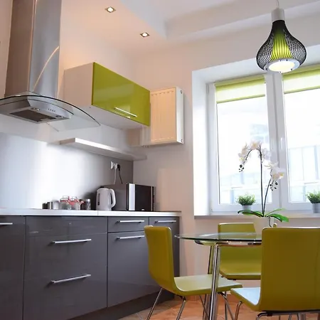 Be My Guest - Krucza Elegant - Rondo De Gaulle'a Center Of Metro Wi-fi