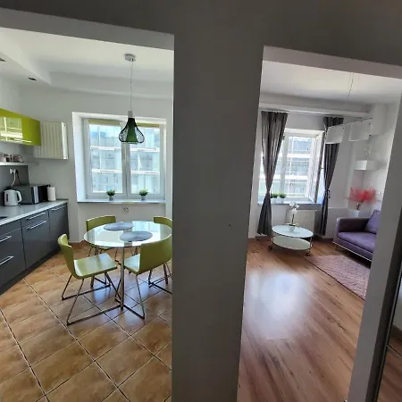 Be My Guest - Krucza Elegant - Rondo De Gaulle'a Center Of Metro Wi-fi *