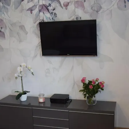 Be My Guest - Krucza Elegant - Rondo De Gaulle'a Center Of Metro Wi-fi Breakfast * Warsaw
