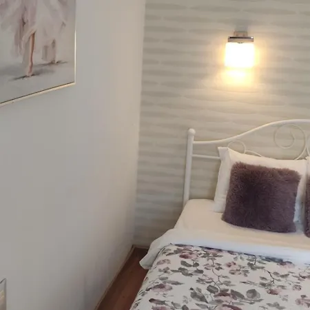 Be My Guest - Krucza Elegant - Rondo De Gaulle'a Center Of Metro Wi-fi